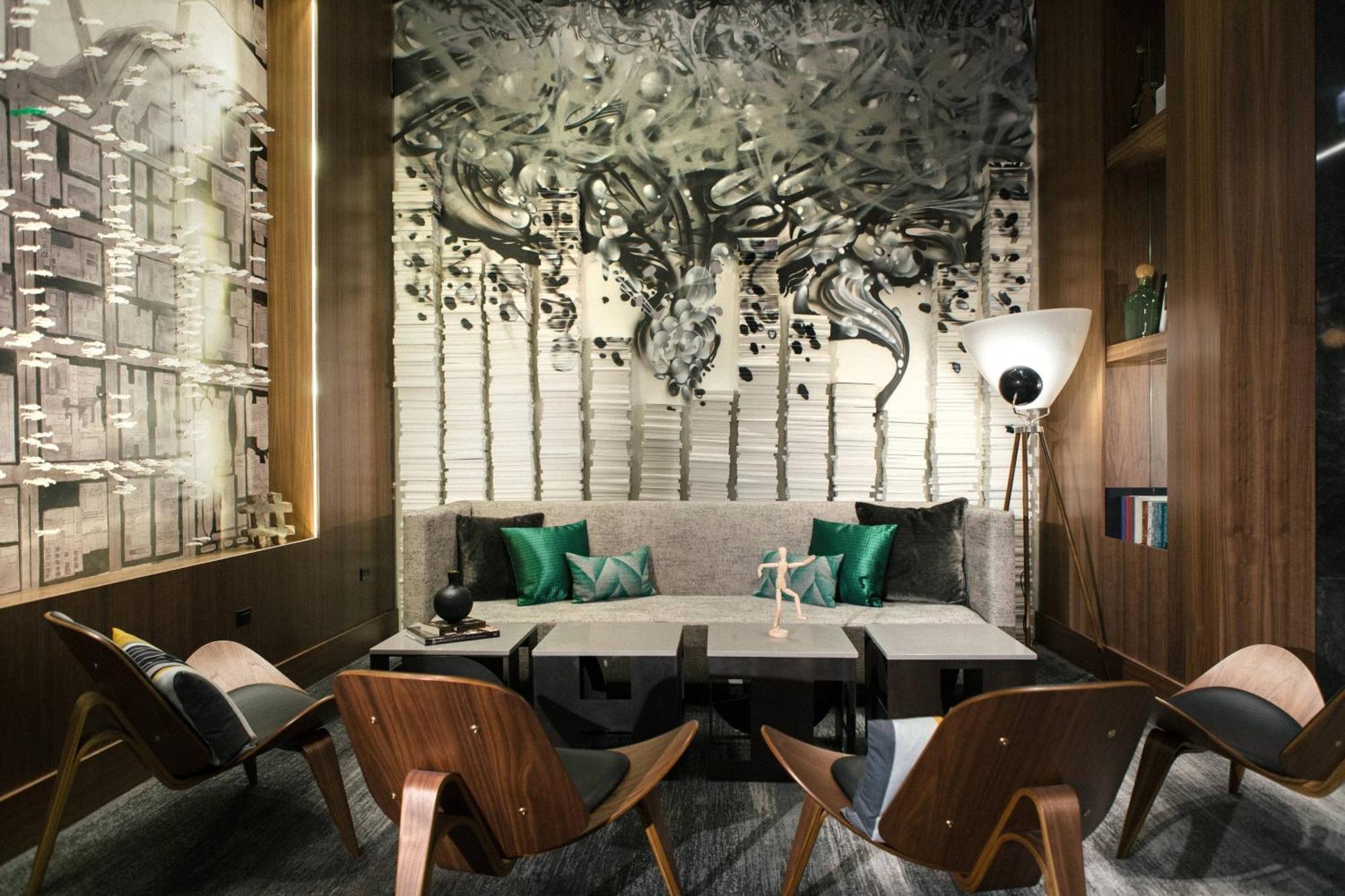 Renaissance Downtown Hotel 4*