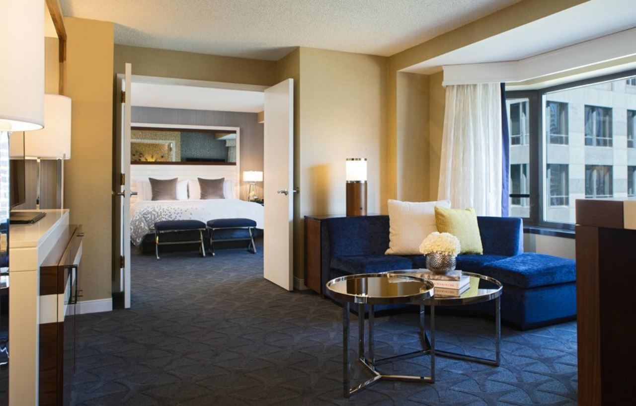 Renaissance Downtown Hotel 4*