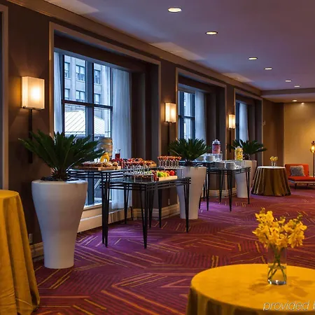 Renaissance Chicago Downtown Hotel 